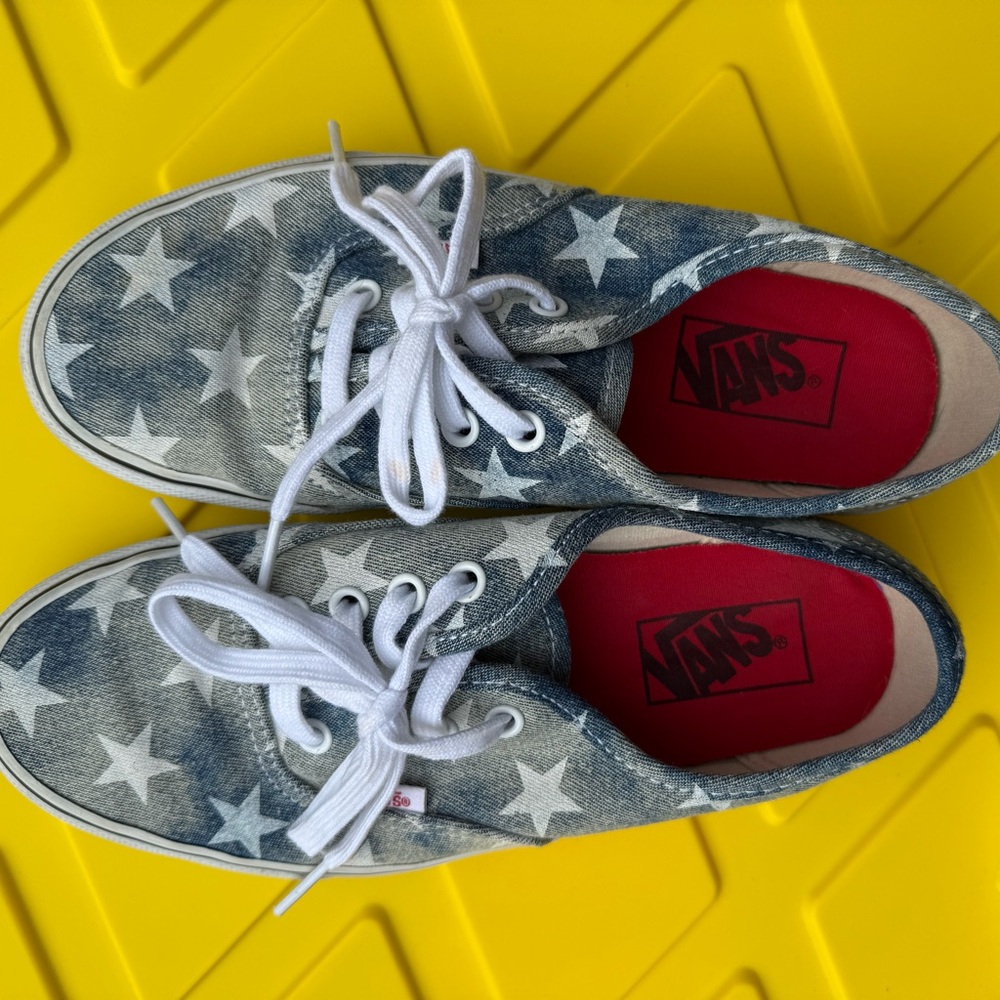 Women’s vans authentic shoe STARS size 7.5